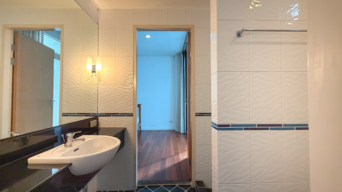 For RentSukhumvit, Asoke, Thonglor : The Verandah Sukhumvit 23 | 4 Bed 350 sq.m. Please call: 062-496-6454