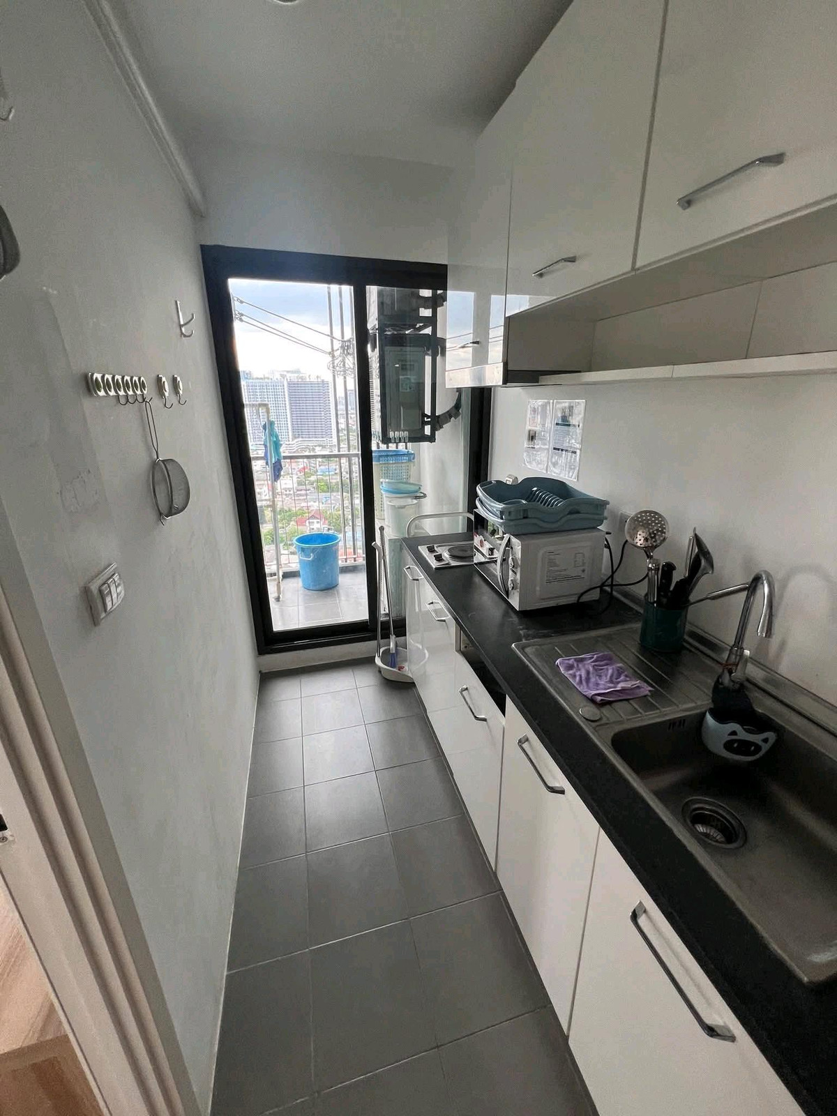 For RentCondoPinklao, Charansanitwong : ✨ High floor luxury condo The view of the Chao Phraya River is mesmerizingly beautiful and has a resort feel!