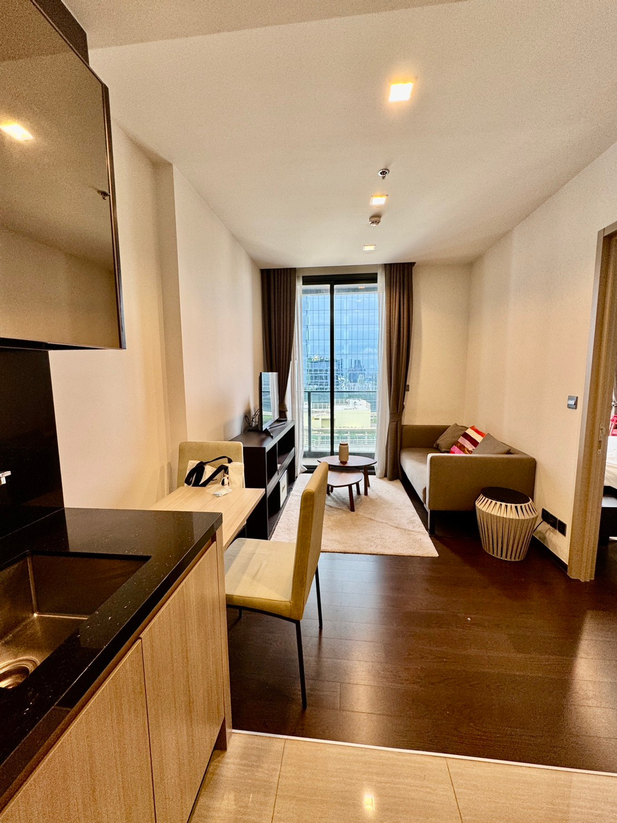 ให้เช่าคอนโดราชเทวี พญาไท : ให้เช่า THE LINE Ratchathewi 1 ห้องนอน ชั้น 29 ใกล้ BTS ราชเทวี 220 ม. เฟอร์ครบ พร้อมอยู่ 30,000/เดือน