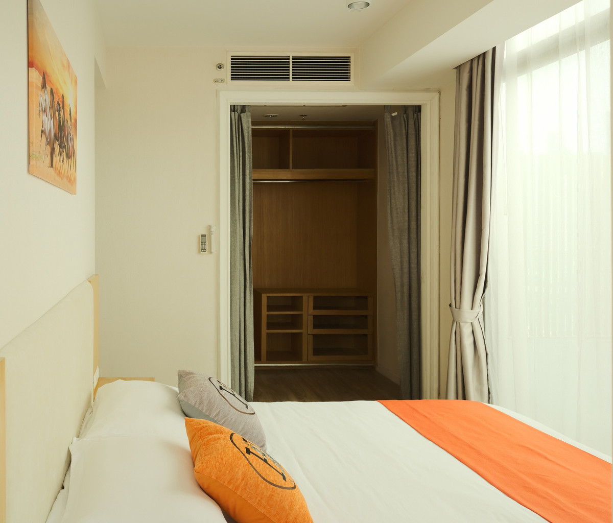 ขายคอนโดสีลม ศาลาแดง บางรัก : 🏠✨ ไซมิส สุรวงศ์ | ขายคอนโด 3 ห้องนอน (HBH-ST-146)