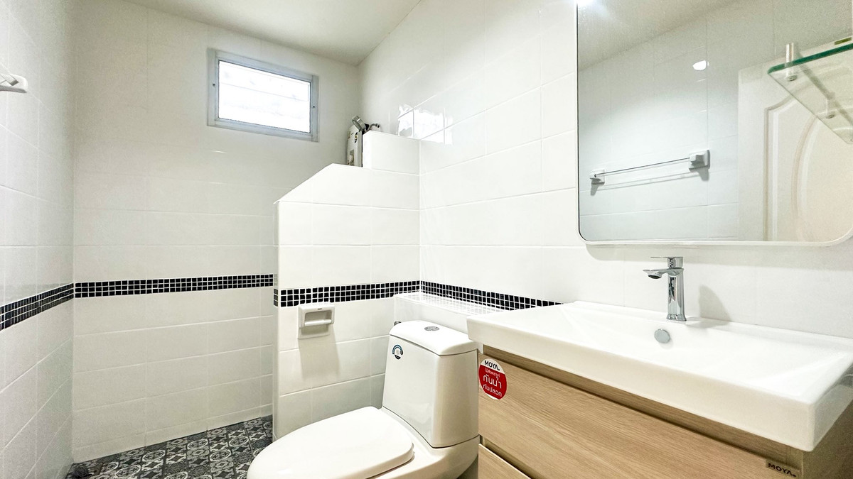 ให้เช่าบ้านพัทยา บางแสน ชลบุรี สัตหีบ : ให้เช่าบ้านเดี่ยวหลังมุม 62 ตรารางวา 3 ห้องนอน 2 ห้องน้ำ ใกล้โรงเรียนนานาชาติรีเจ้นท์ พัทยา | 30,000 / เดือน 