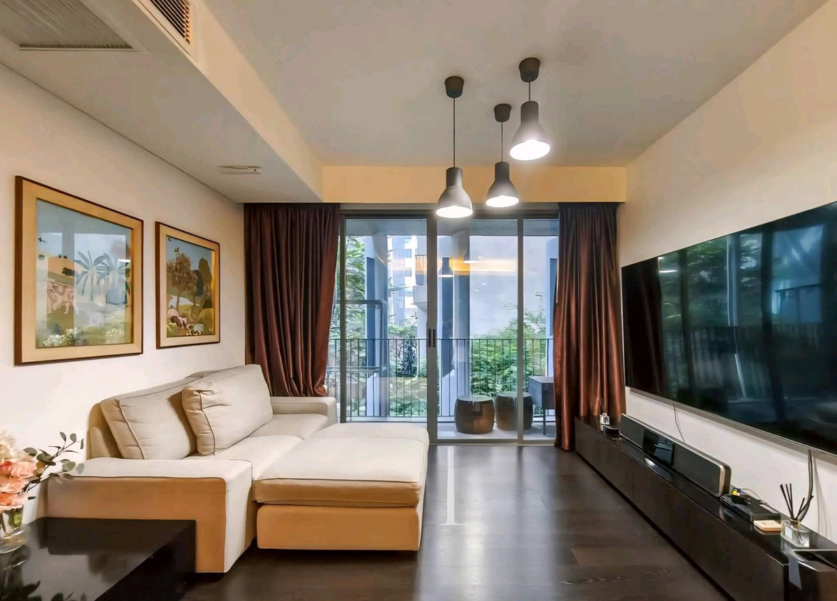 For RentCondoSukhumvit, Asoke, Thonglor : 📍 In the heart of Japanese Town, Sukhumvit, quality location, close to all lifestyle sources, near BTS Phrom Phong / MRT Phetchaburi.