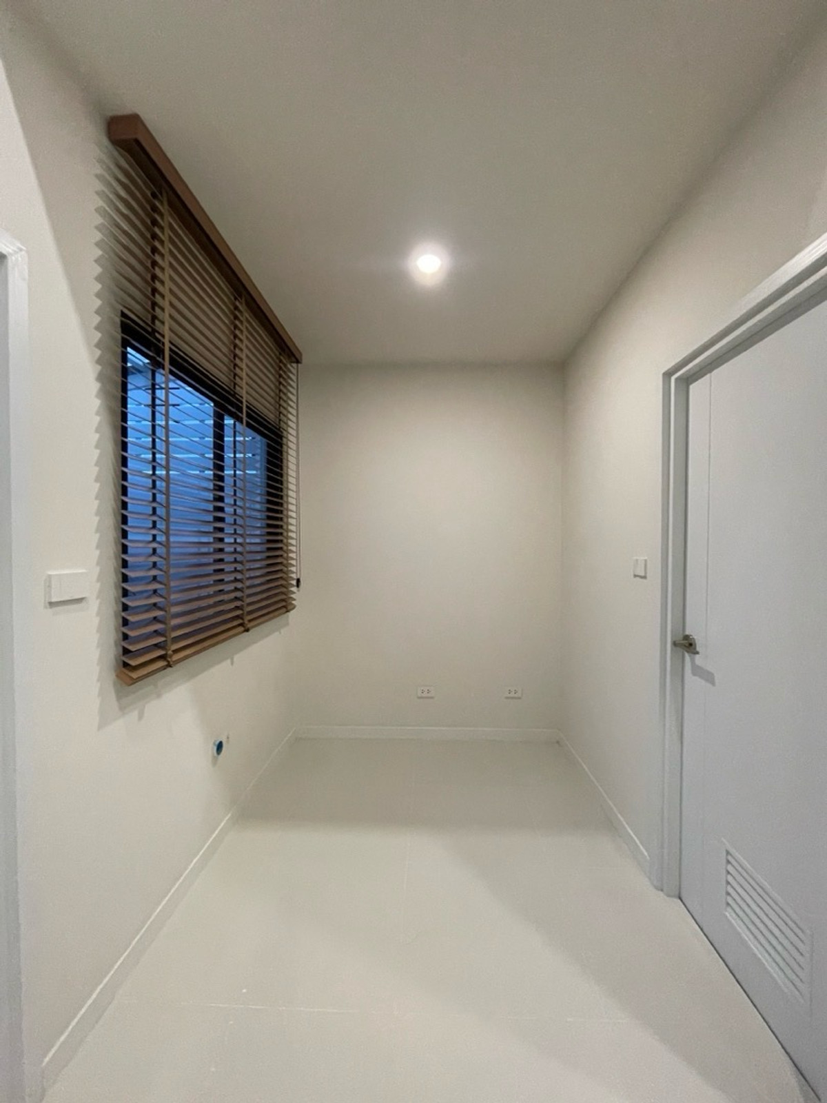 For SaleTownhomeBangna, Bearing, Lasalle : Townhome Altitude Kraf Bangna, corner house, opposite the house is a common garden. Partially decorated ✨