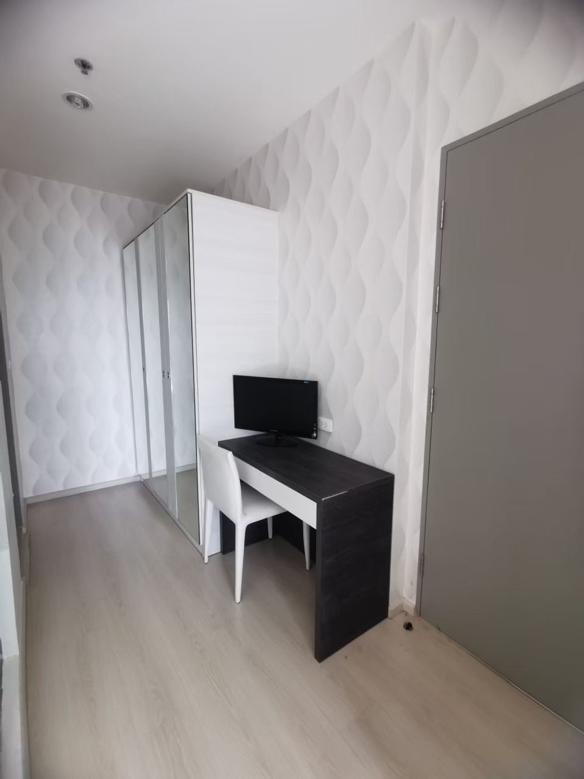 ให้เช่าคอนโดรัชดา ห้วยขวาง : ⚡ Hot Deal - Life Ratchadapisek | 2 Bedroom 2 Bathroom | Fully furnished Only 25k/month 