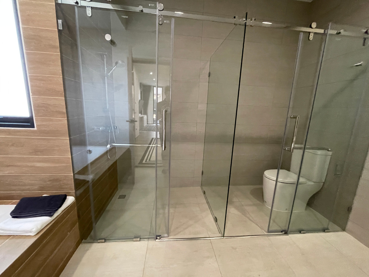 ขายทาวน์โฮมลาดพร้าว101 แฮปปี้แลนด์ : ขาย THER ลาดพร้าว 93 ทาวน์โฮม Luxury 3.5 ชั้น ใกล้รถไฟฟ้าเพียง 650 ม. โดดเด่น ฟังก์ชันครบ พร้อม Double Volume สูงโปร่ง และส่วนกลางระดับโรงแรม 5 ดาว