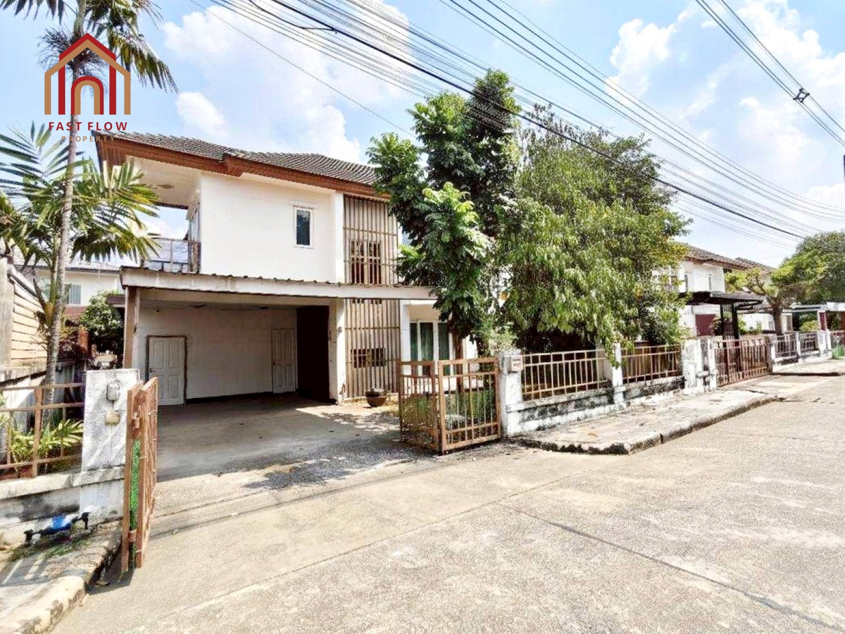 For SaleHousePathum Thani,Rangsit, Thammasat : Single house for sale Living Nara Rangsit Village, Khlong 4, project next to Rangsit-Nakhon Nayok Road, adding a garage, some built-in furniture, Living Nara BOY.