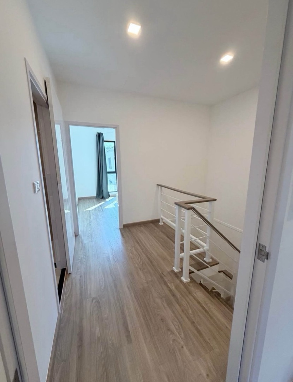 For RentHome OfficePattanakan, Srinakarin : New house for rent, Patio Srinakarin Rama 9, Patio Srinakarin - Rama 9 (Krungthep Kreetha), town home office, 3 floors, golf course view, 3 bedrooms, 3 bathrooms, price 50,000 baht, near Krungthep Kreetha golf course.