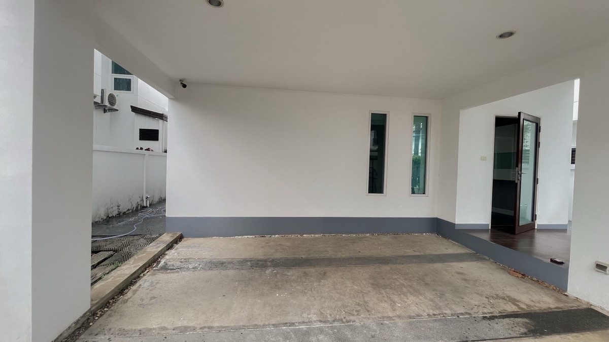 ให้เช่าบ้านพัฒนาการ ศรีนครินทร์ : ให้เช่าบ้านเดี่ยว Nirvana beyond lite rama-9 ( เนอวานา บียอนด์ ไลท์ พระราม 9 )
🛏️ 3 ห้องนอน 🛁 3 ห้องน้ำ 🚗 2 ที่จอดรถ ขนาด 59 ตรว. พื้นที่ใช้สอย 225 ตรม. ✨ ราคา 45,000 บาท ✨ 
