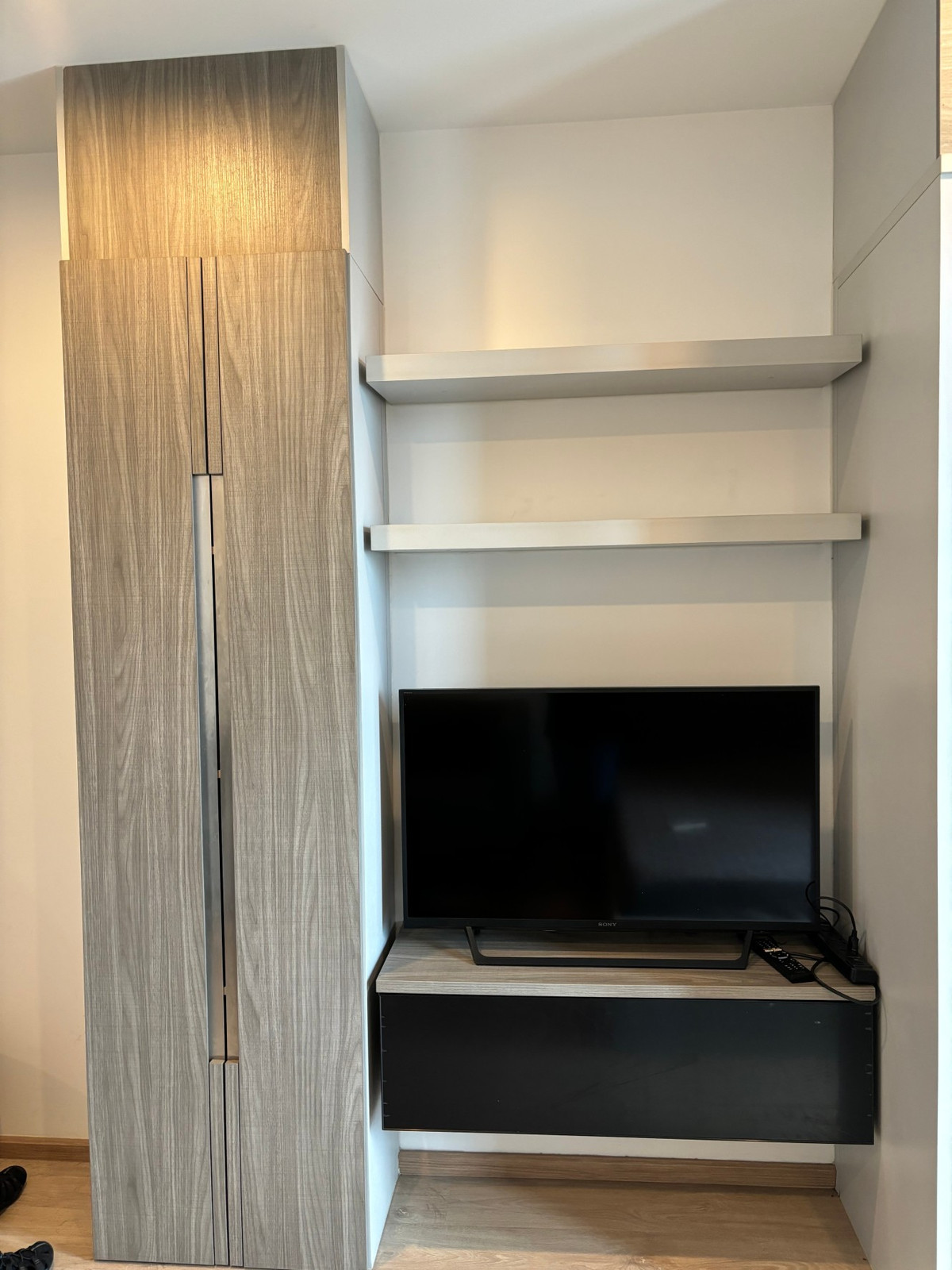 For RentCondoThaphra, Talat Phlu, Wutthakat : For rent Ideo Wutthakat (Ideo wutthakat), next to BTS Wutthakat, 110 meters, including furniture + 31 sq m., only 10,000 baht.