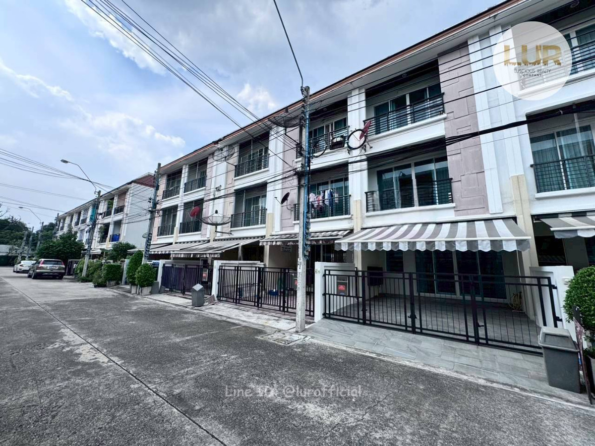 For SaleTownhomePattanakan, Srinakarin : 3-story townhome for sale, Baan Klang Muang S-Sense Srinakarin, size 20 sq m., usable area 164 sq m.