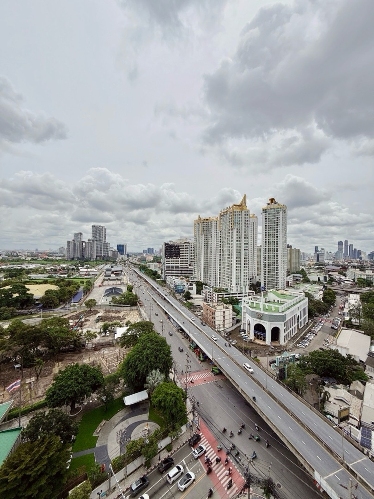 ขายคอนโดพระราม 9 เพชรบุรีตัดใหม่ RCA : 𝐓𝐇𝐄 𝐁𝐀𝐒𝐄 𝐑𝐀𝐌𝐀𝟗 𝐅𝐫𝐞𝐞 เงินดาวน์ 𝐎 บาท ผ่อนสบายๆ 𝟖,𝟗𝟎𝟎/เดือน ฟรีเฟอร์นิเจอร์ ฟรีทุกค่าใช่จ่าย ผ่อนตรงโครงการ 