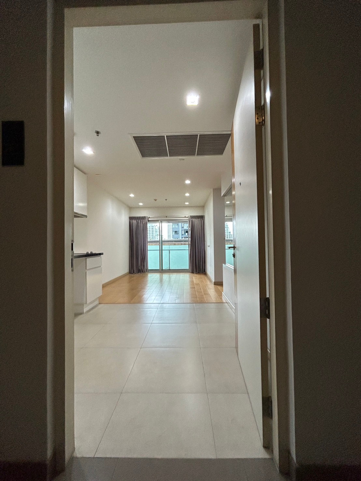 ขายคอนโดสยาม จุฬา สามย่าน : 🏠✨ เวอร์ทิค พระราม 4 – สยาม | ขายคอนโด 2 ห้องนอน (HBH-ST-138)