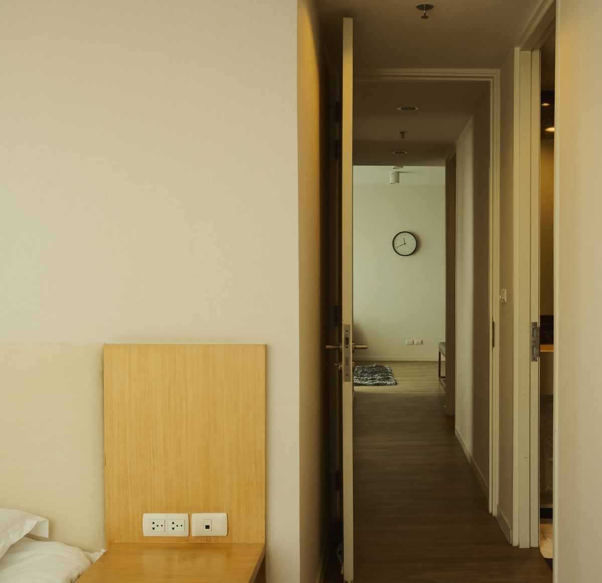 ขายคอนโดสีลม ศาลาแดง บางรัก : 🏠✨ ไซมิส สุรวงศ์ | ขายคอนโด 3 ห้องนอน (HBH-ST-146)