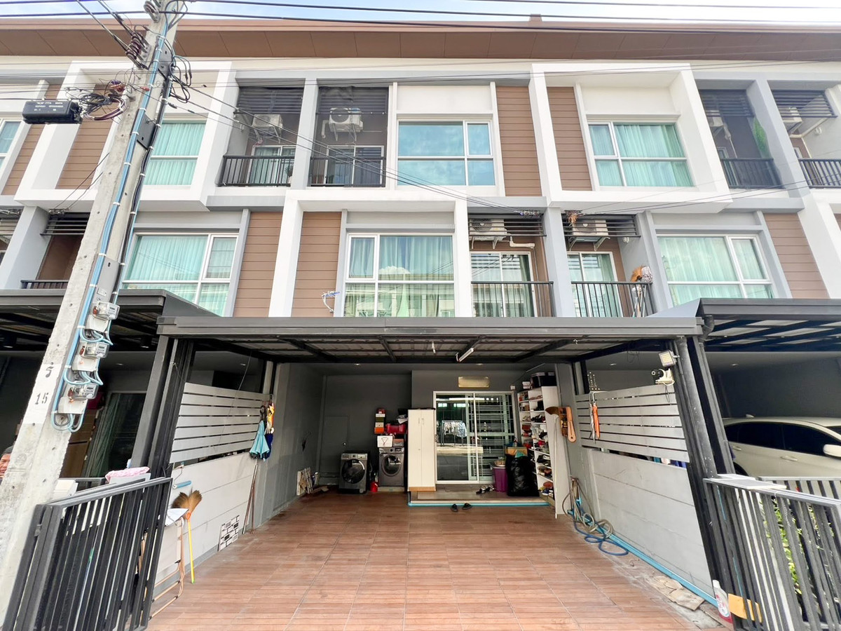 For SaleTownhomeRama 2, Bang Khun Thian : CS150  📍Selling a 3-story townhome in Lumpini Townpark Tha Kham-Rama 2. Only 3.57 million baht. Great value, excellent location, convenient transportation, near Central Rama 2.