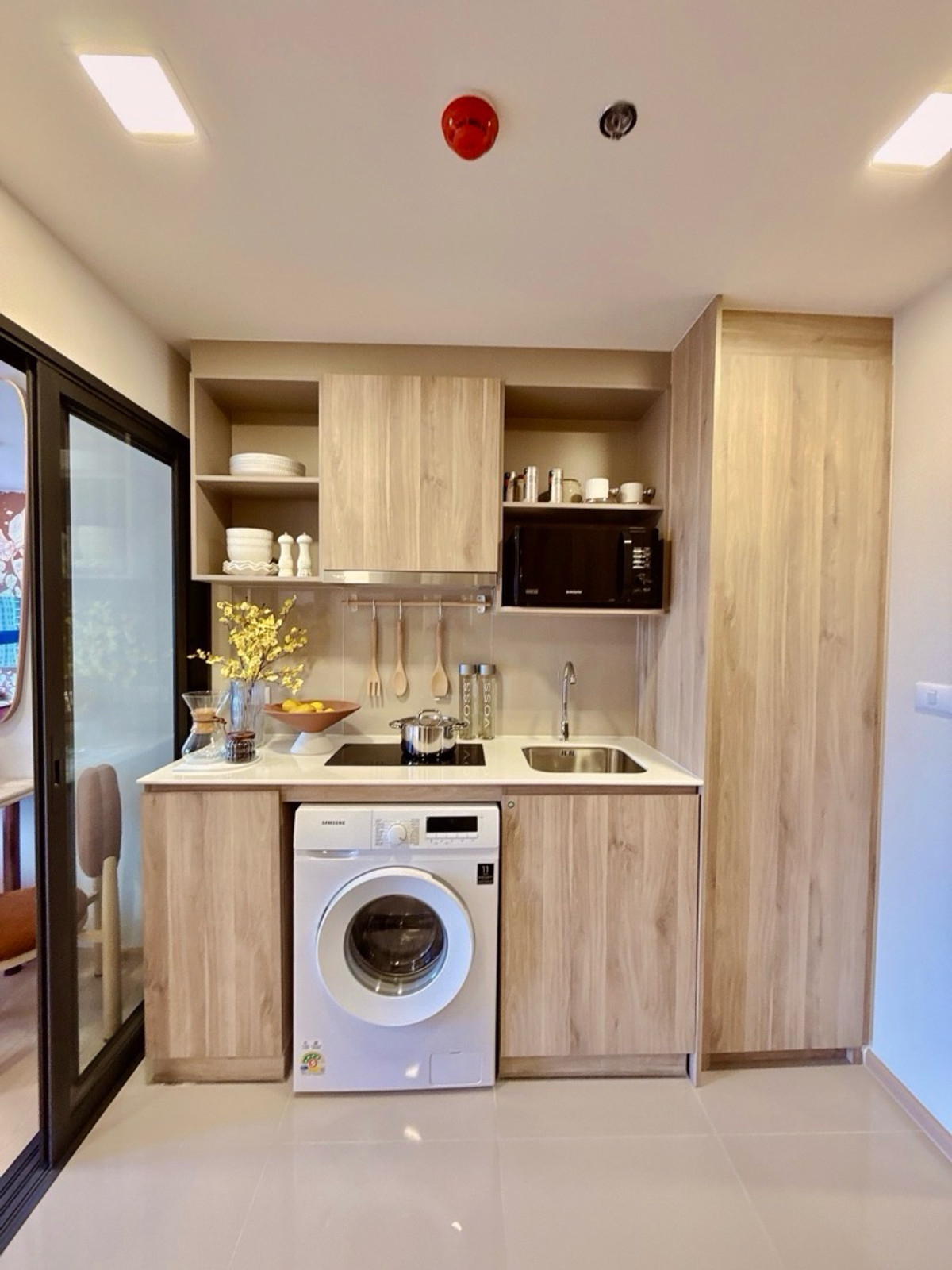 ขายคอนโดพระราม 9 เพชรบุรีตัดใหม่ RCA : 𝐓𝐇𝐄 𝐁𝐀𝐒𝐄 𝐑𝐀𝐌𝐀𝟗 𝐅𝐫𝐞𝐞 เงินดาวน์ 𝐎 บาท ผ่อนสบายๆ 𝟖,𝟗𝟎𝟎/เดือน ฟรีเฟอร์นิเจอร์ ฟรีทุกค่าใช่จ่าย ผ่อนตรงโครงการ 