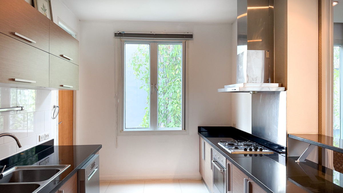 For RentSukhumvit, Asoke, Thonglor : The Verandah Sukhumvit 23 | 4 Bed 350 sq.m. Please call: 062-496-6454