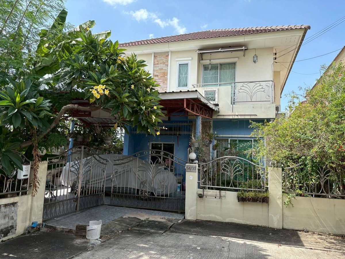 For SaleChaengwatana, Muangthong : For sale, Lapawan Village 19 (semi-detached house), area 43.2 square meters, 5 bedrooms, 2 bathrooms, 1 hall, 1 kitchen (with addition at the back)