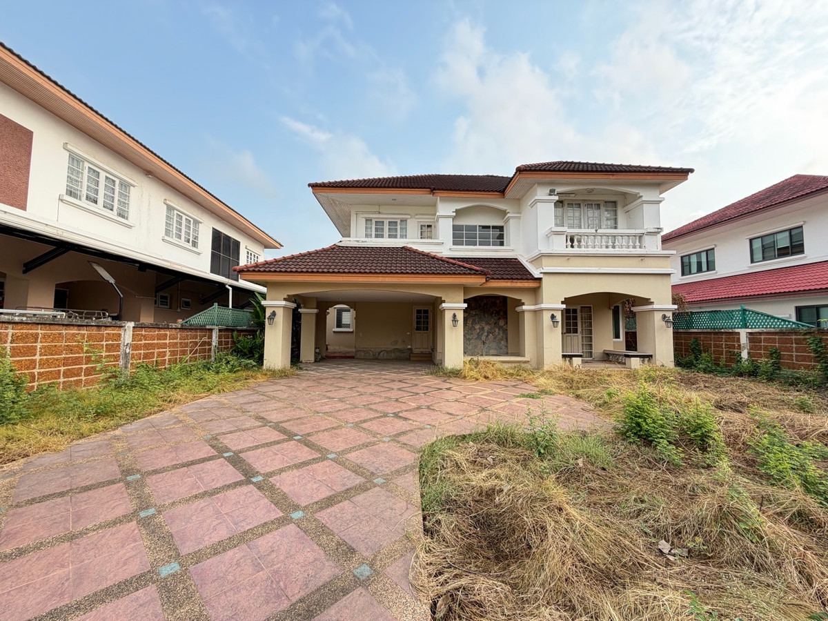 ขายบ้านสมุทรปราการ สำโรง : ลดาวัลย์ศรีนคริทร์ ขายบ้านเดี่ยวหลังใหญ่ ทางเข้าติดถนนใหญ่ ติดทางขึ้นลงสถานีศรีด่าน