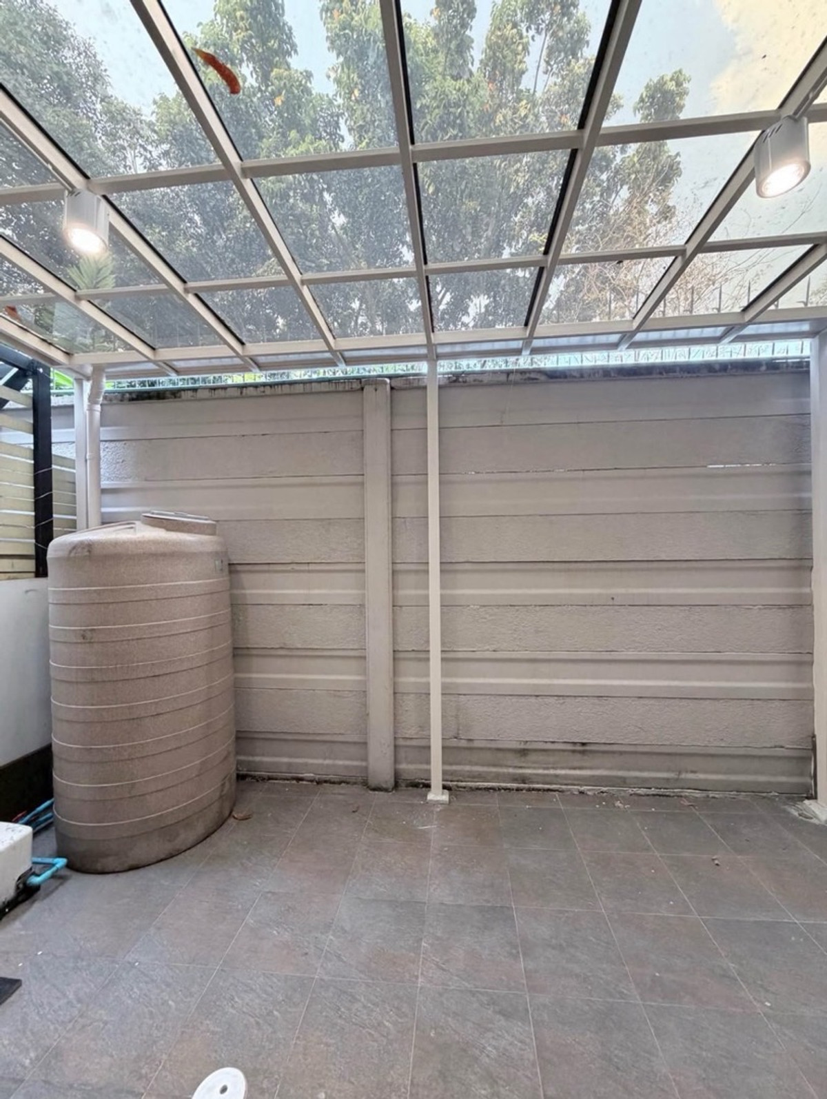 For RentHome OfficePattanakan, Srinakarin : New house for rent, Patio Srinakarin Rama 9, Patio Srinakarin - Rama 9 (Krungthep Kreetha), town home office, 3 floors, golf course view, 3 bedrooms, 3 bathrooms, price 50,000 baht, near Krungthep Kreetha golf course.