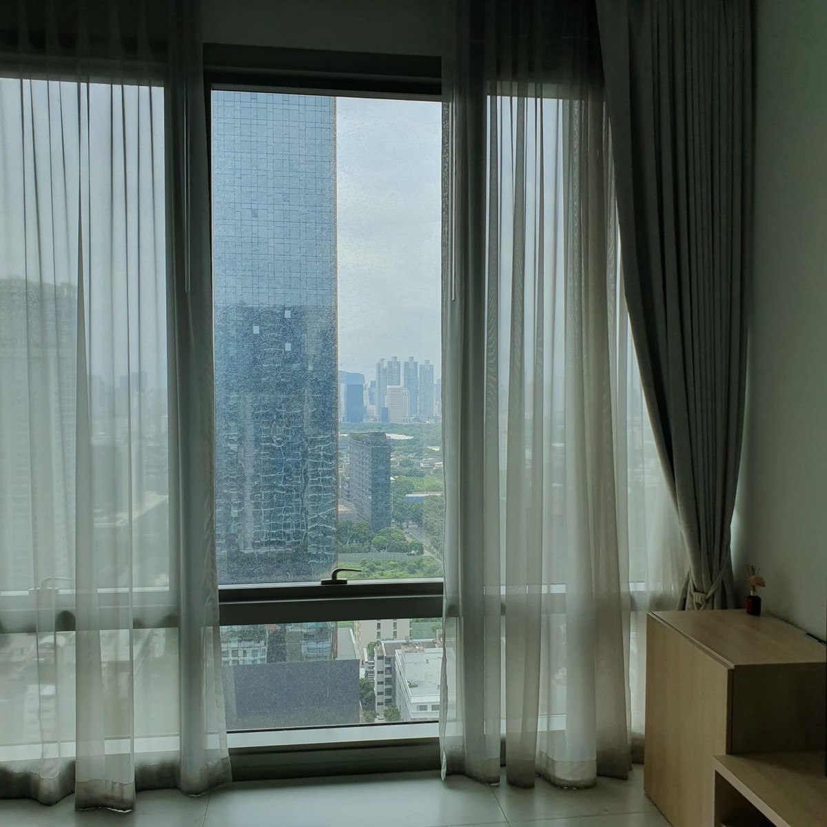 For RentCondoWitthayu, Chidlom, Langsuan, Ploenchit : 🏠✨ 185 Ratchadamri | 1-Bedroom Condo for Rent (HBH-ST-139)