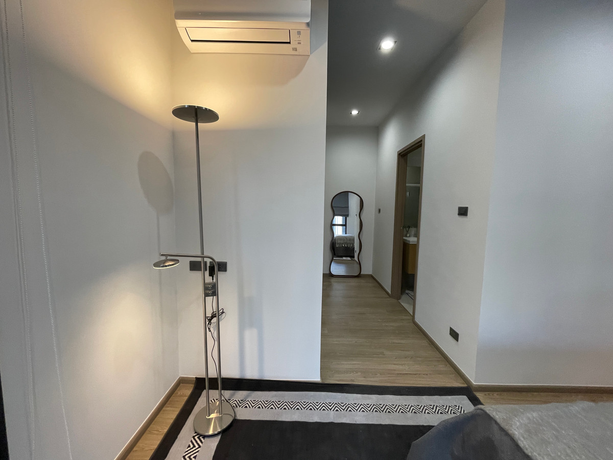 ขายทาวน์โฮมลาดพร้าว101 แฮปปี้แลนด์ : ขาย THER ลาดพร้าว 93 ทาวน์โฮม Luxury 3.5 ชั้น ใกล้รถไฟฟ้าเพียง 650 ม. โดดเด่น ฟังก์ชันครบ พร้อม Double Volume สูงโปร่ง และส่วนกลางระดับโรงแรม 5 ดาว