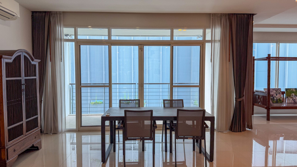 For RentSukhumvit, Asoke, Thonglor : The Verandah Sukhumvit 23 | 4 Bed 350 sq.m. Please call: 062-496-6454