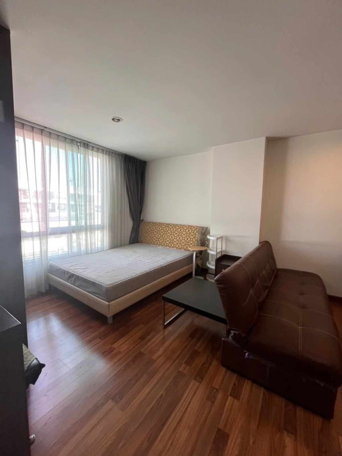 For RentCondoSapankwai,Jatujak : ★ Atrium Phahol-Suthisarn ★ 30 sq m, 7th floor (studio), ★Near BTS Saphan Khwai★Near Big C Saphan Khwai, Villa Market,★ Many amenities★Fully equipped with electrical appliances★
