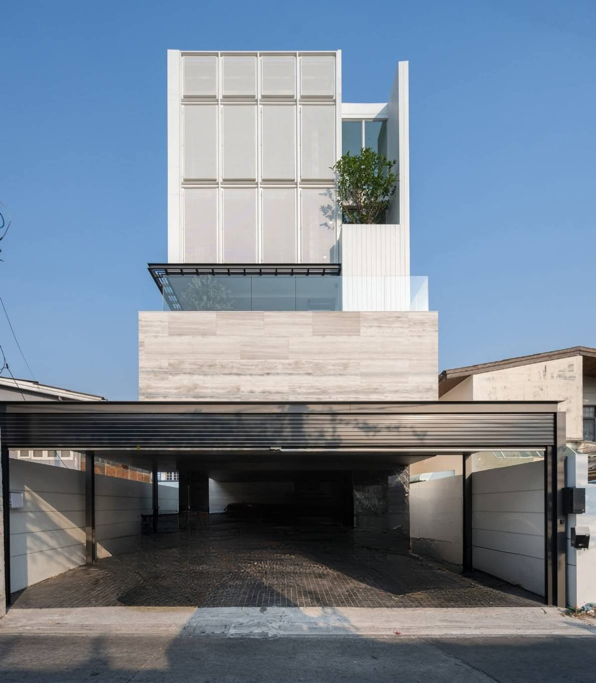 ขายโฮมออฟฟิศสะพานควาย จตุจักร : 🔥ขายพร้อมอยู่โฮมออฟฟิศ 5 ชั้น สไตล์โมเดิร์นลักชูรี่หรูหรา พร้อมลิฟต์ และสระว่ายน้ำส่วนตัว ย่านอินทามระ | 450+ ตร.ม. | BTS อารีย์-สะพานควาย | ที่จอดรถในร่ม 6 คัน | 