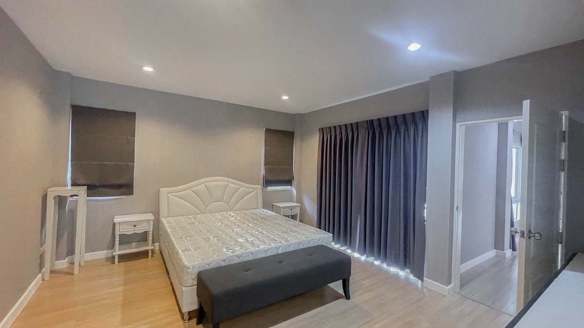 ให้เช่าบ้านพัฒนาการ ศรีนครินทร์ : ให้เช่าบ้านเดี่ยว Nirvana beyond lite rama-9 ( เนอวานา บียอนด์ ไลท์ พระราม 9 )
🛏️ 3 ห้องนอน 🛁 3 ห้องน้ำ 🚗 2 ที่จอดรถ ขนาด 59 ตรว. พื้นที่ใช้สอย 225 ตรม. ✨ ราคา 45,000 บาท ✨ 
