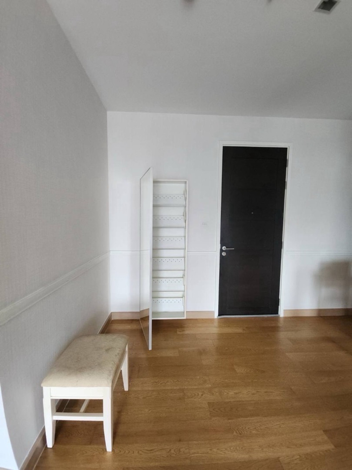 ให้เช่าคอนโดสาทร นราธิวาส : ให่เช่า Ivy Sathorn 10 ☎️ 0912322009