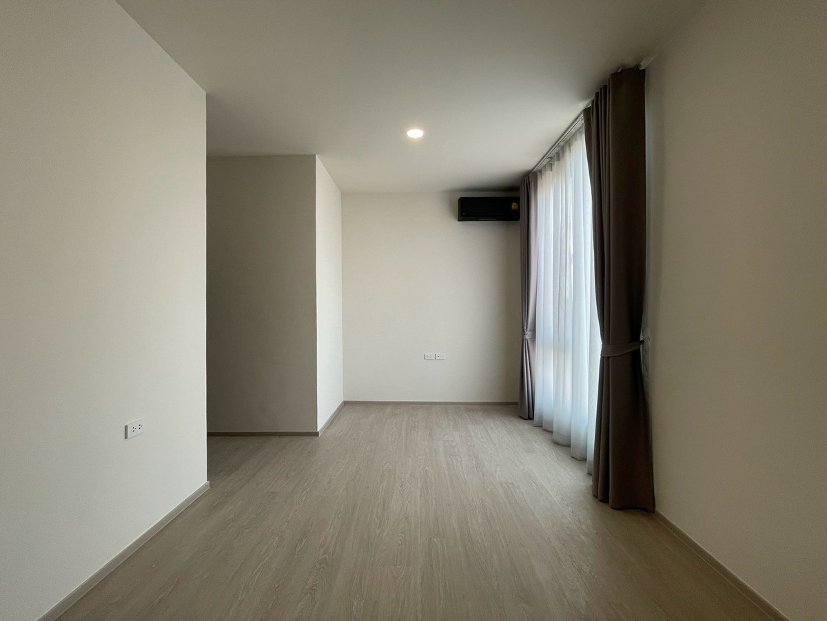 For SaleTownhomeBangna, Bearing, Lasalle : Townhome Altitude Kraf Bangna, corner house, opposite the house is a common garden. Partially decorated ✨