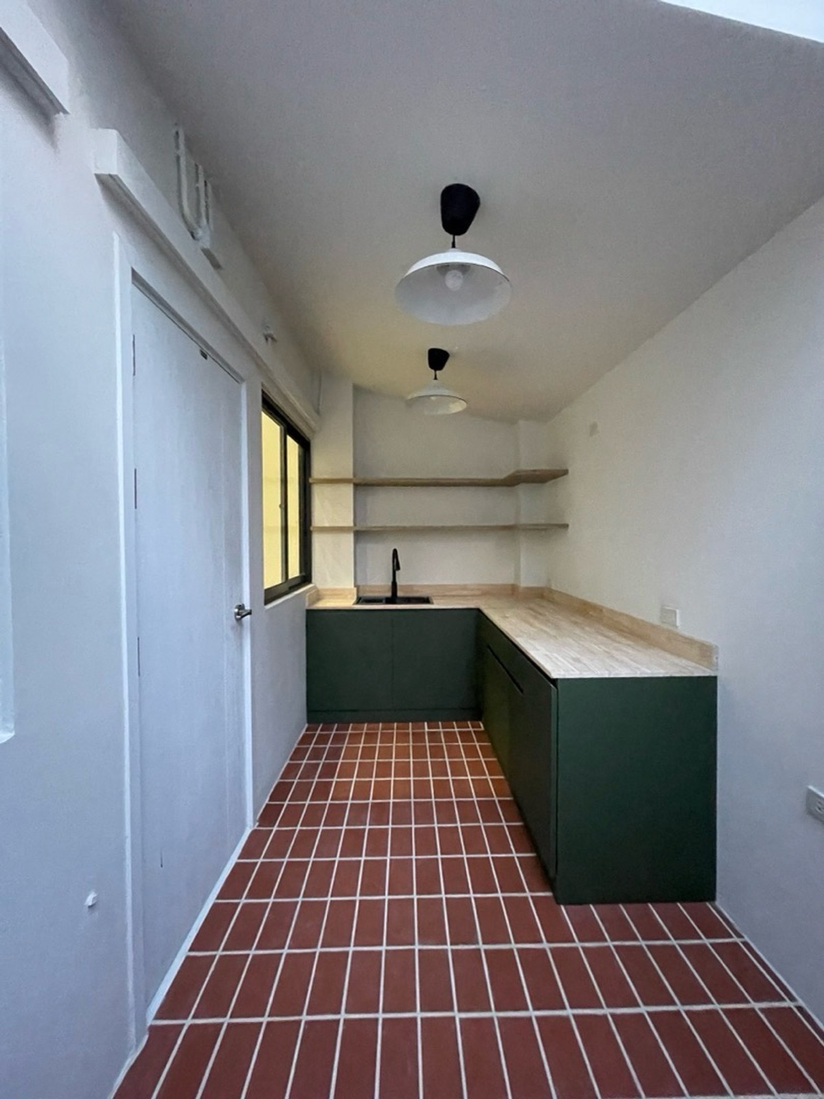 For SaleTownhomeBangna, Bearing, Lasalle : Townhome Altitude Kraf Bangna, corner house, opposite the house is a common garden. Partially decorated ✨