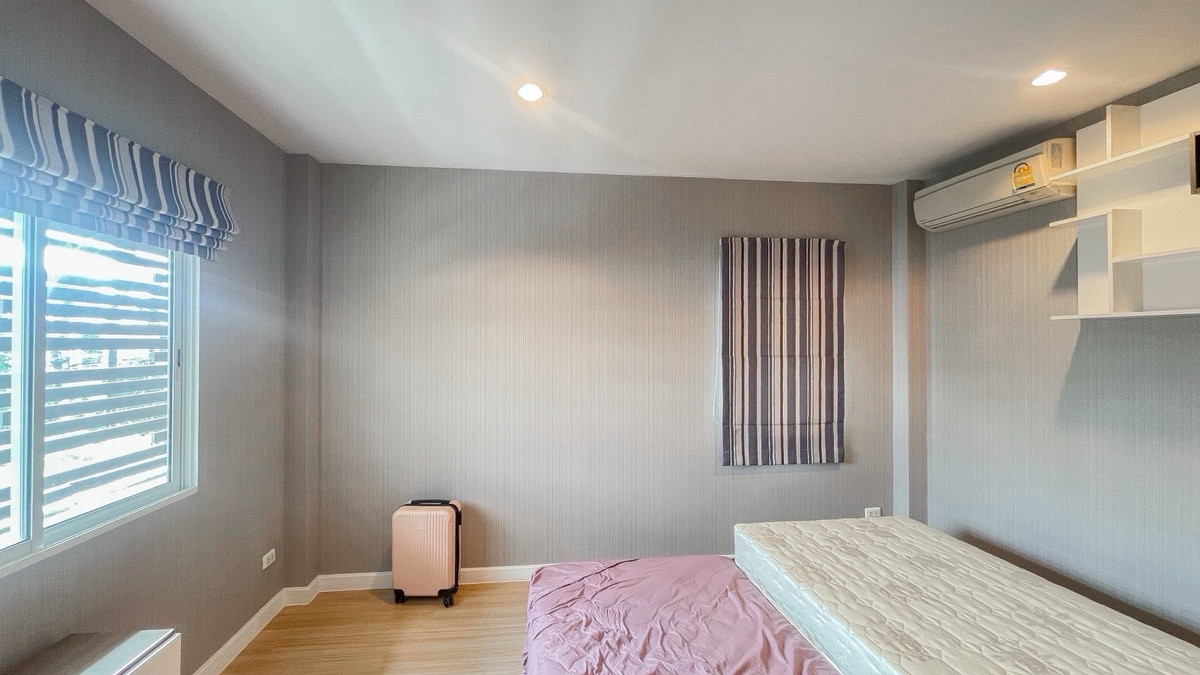 ให้เช่าบ้านพัฒนาการ ศรีนครินทร์ : ให้เช่าบ้านเดี่ยว Nirvana beyond lite rama-9 ( เนอวานา บียอนด์ ไลท์ พระราม 9 )
🛏️ 3 ห้องนอน 🛁 3 ห้องน้ำ 🚗 2 ที่จอดรถ ขนาด 59 ตรว. พื้นที่ใช้สอย 225 ตรม. ✨ ราคา 45,000 บาท ✨ 
