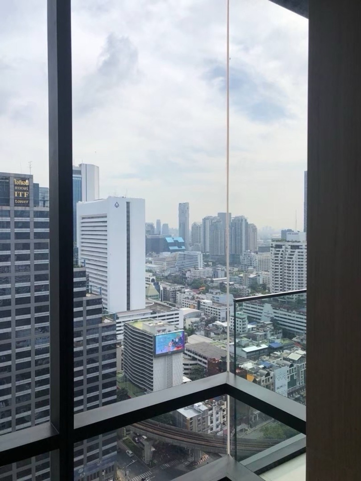 ให้เช่าคอนโดสีลม ศาลาแดง บางรัก : ให้เช่า Ashton Silom ☎️ 0912322009