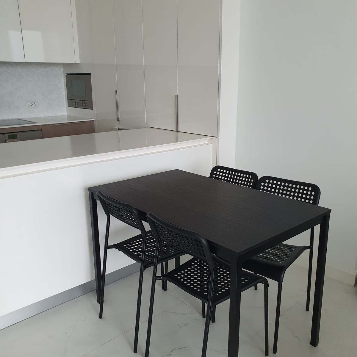 For RentCondoWitthayu, Chidlom, Langsuan, Ploenchit : 🏠✨ 185 Ratchadamri | 1-Bedroom Condo for Rent (HBH-ST-139)