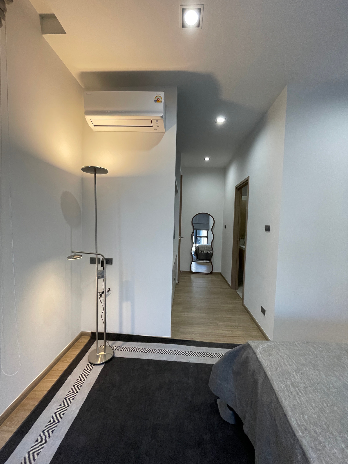 ขายทาวน์โฮมลาดพร้าว101 แฮปปี้แลนด์ : ขาย THER ลาดพร้าว 93 ทาวน์โฮม Luxury 3.5 ชั้น ใกล้รถไฟฟ้าเพียง 650 ม. โดดเด่น ฟังก์ชันครบ พร้อม Double Volume สูงโปร่ง และส่วนกลางระดับโรงแรม 5 ดาว