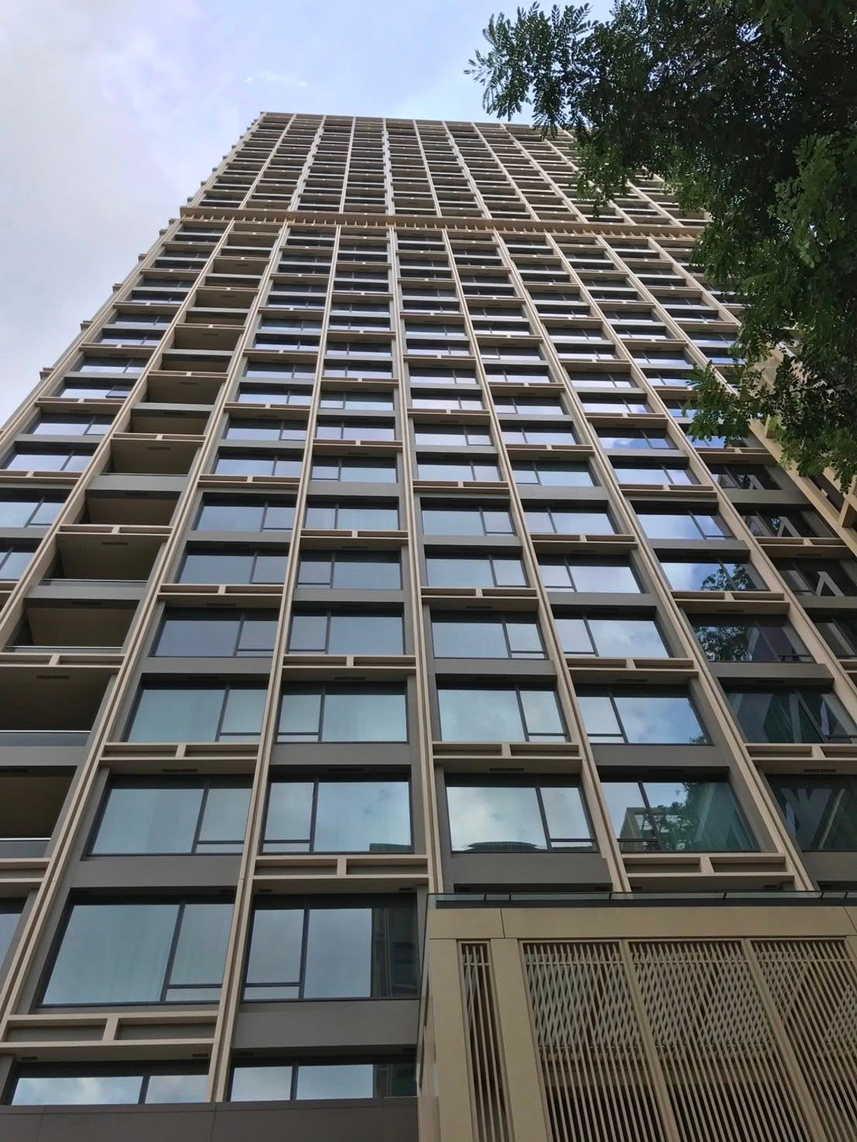 For RentCondoWitthayu, Chidlom, Langsuan, Ploenchit : ✨ For rent Sindhorn Residence (BTS Chilom )✨