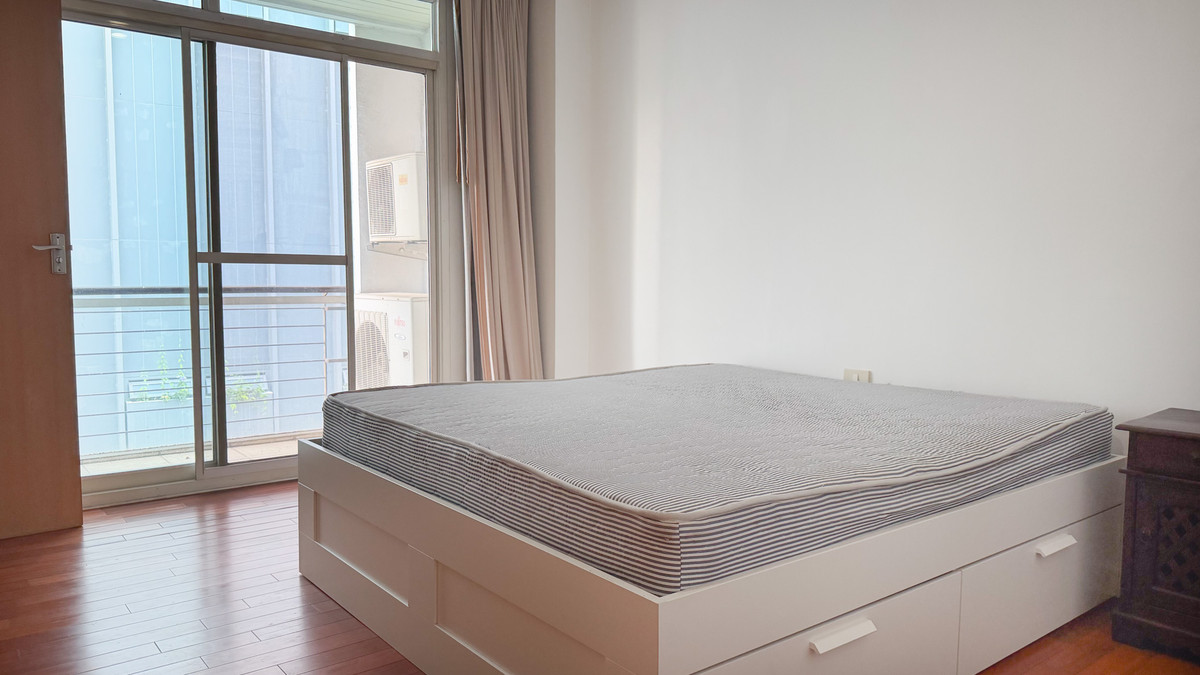 For RentSukhumvit, Asoke, Thonglor : The Verandah Sukhumvit 23 | 4 Bed 350 sq.m. Please call: 062-496-6454