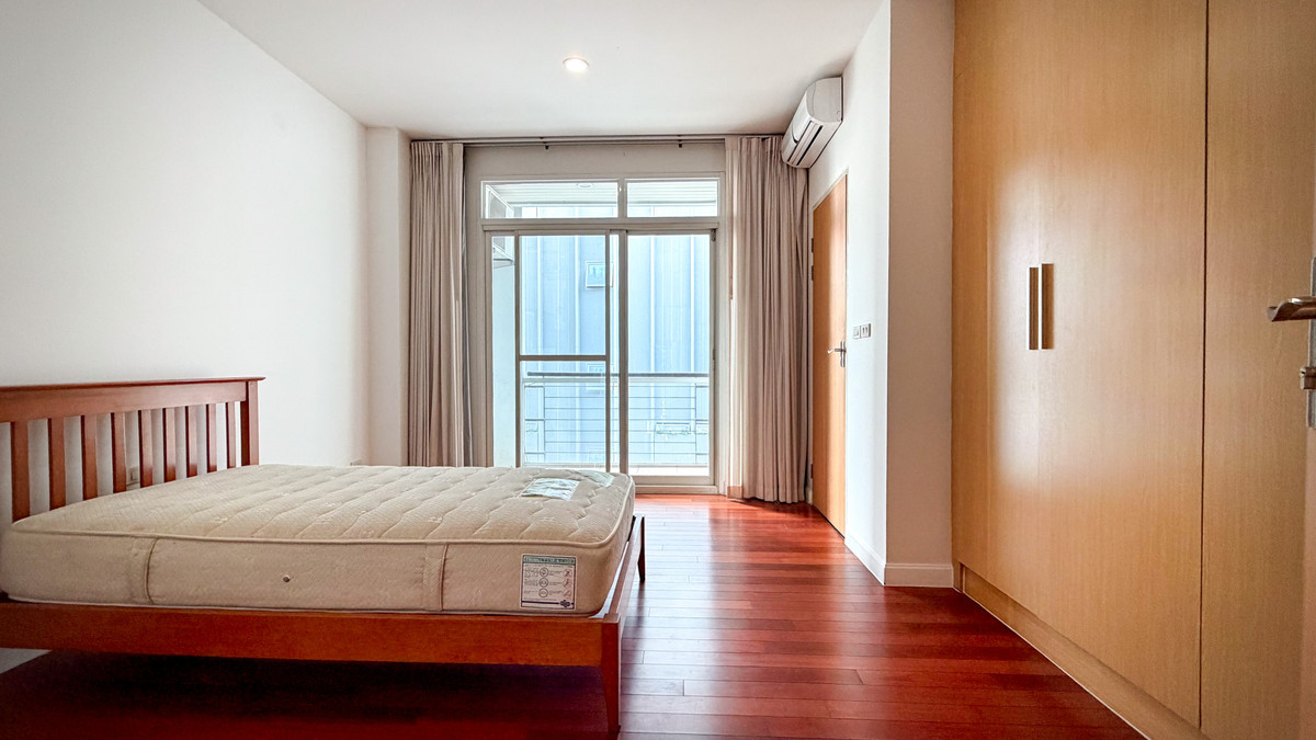 For RentSukhumvit, Asoke, Thonglor : The Verandah Sukhumvit 23 | 4 Bed 350 sq.m. Please call: 062-496-6454