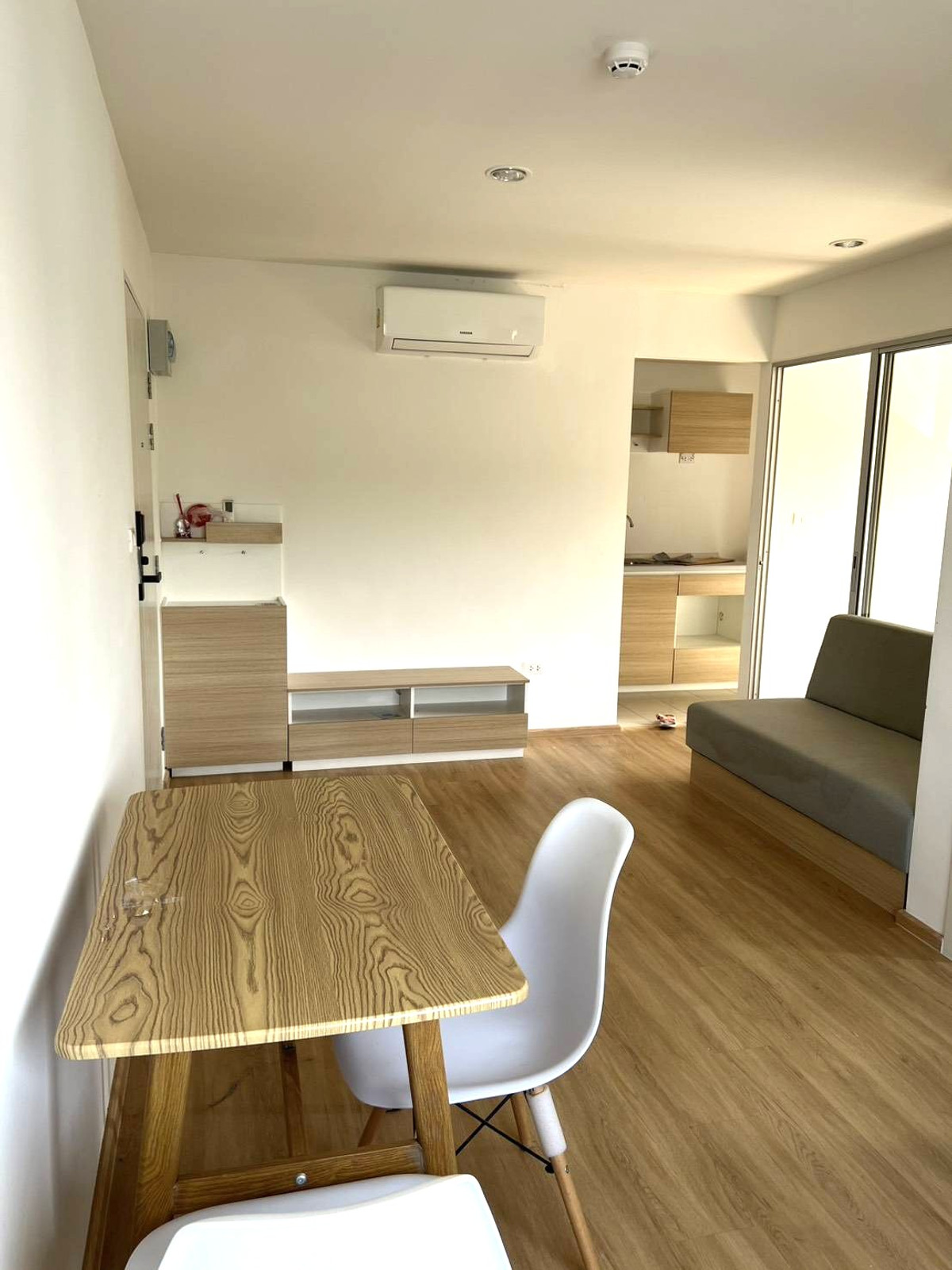 ให้เช่าคอนโดลาดกระบัง สุวรรณภูมิ : **ห้องว่าง พร้อมอยู่** เสนาคิทท์ ฉลองกรุง - ลาดกระบัง คอนโดใกล้มหาลัย ใกล้นิคมลาดกระบัง 