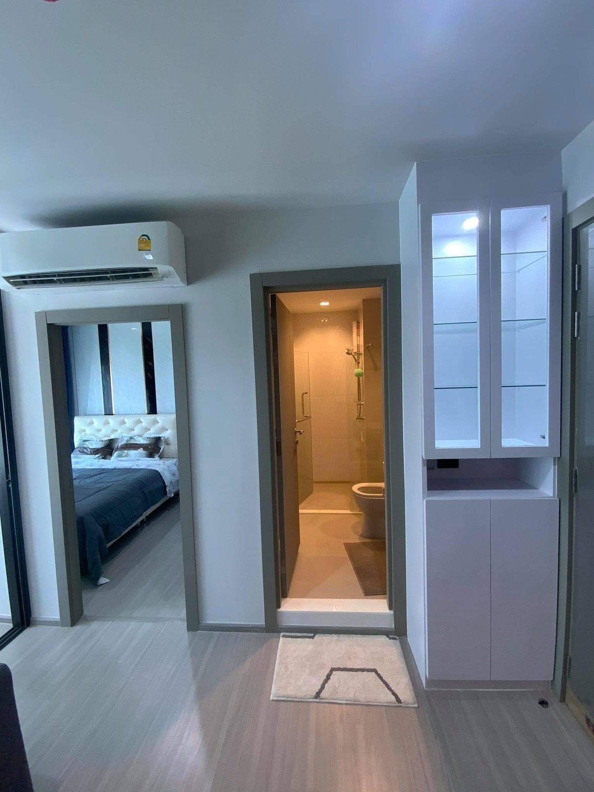 ให้เช่าคอนโดพระราม 9 เพชรบุรีตัดใหม่ RCA : 👑 Life Asoke - Rama9 | 2Bedroom (เตียง5ฟุต ทั้งสองห้อง) 1Bathroom | 36 sq.m. ครัวปิด 