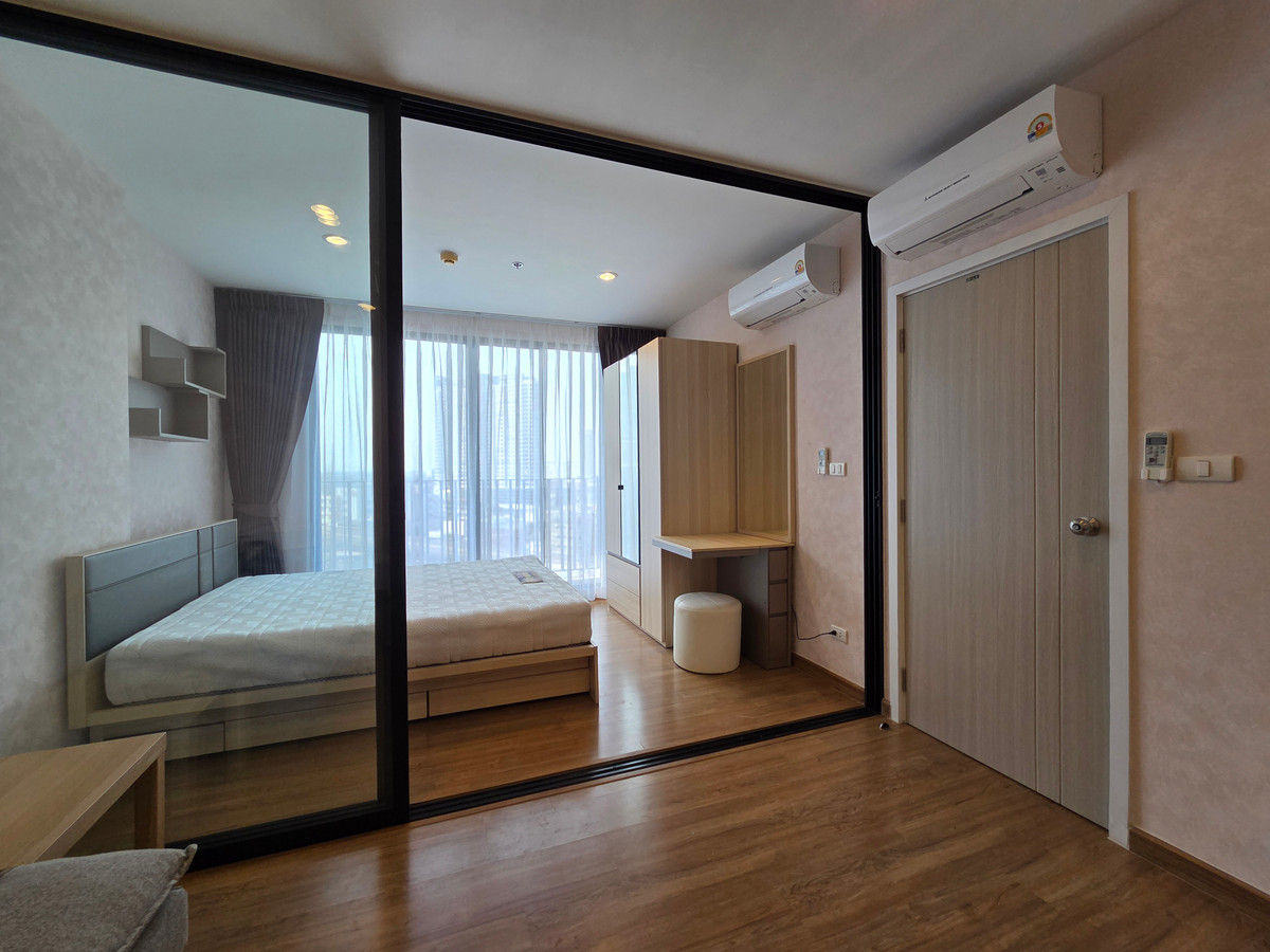 ให้เช่าคอนโดบางซื่อ วงศ์สว่าง เตาปูน : ให้เช่าคอนโด (พึ่ง Renovate) เดอะทรี อินเตอร์เชนจ์ ตึก B ห้อง 1 Bedroom (36 ตรม.) ติดห้างเกตเวย์บางซื่อ เดิน 5 นาทีจากสถานีรถไฟฟ้า 12,500 บาท/เดือน