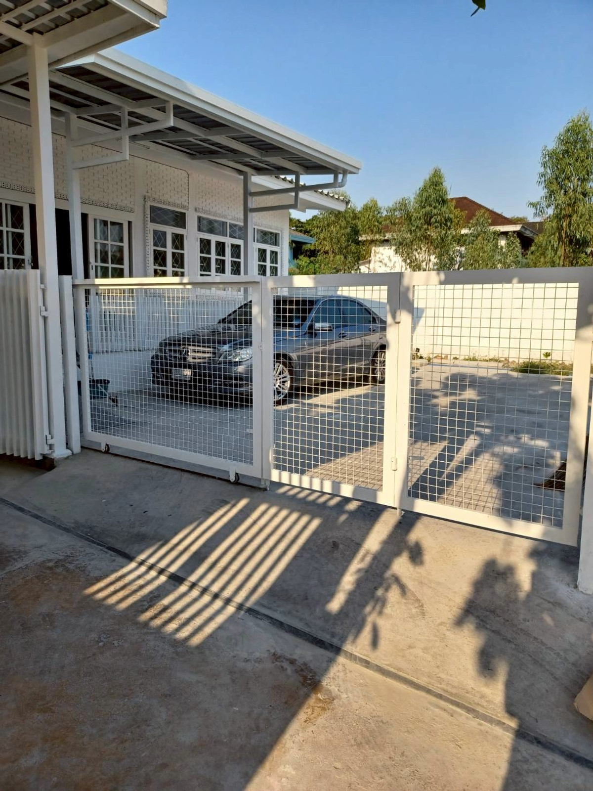 For RentHouseSeri Thai, Ramkhamhaeng Nida : 1-story house with furniture, beautifully decorated, for rent in Seri Thai-Ramkhamhaeng area, near Chocolate Ville, only 2.3 km.