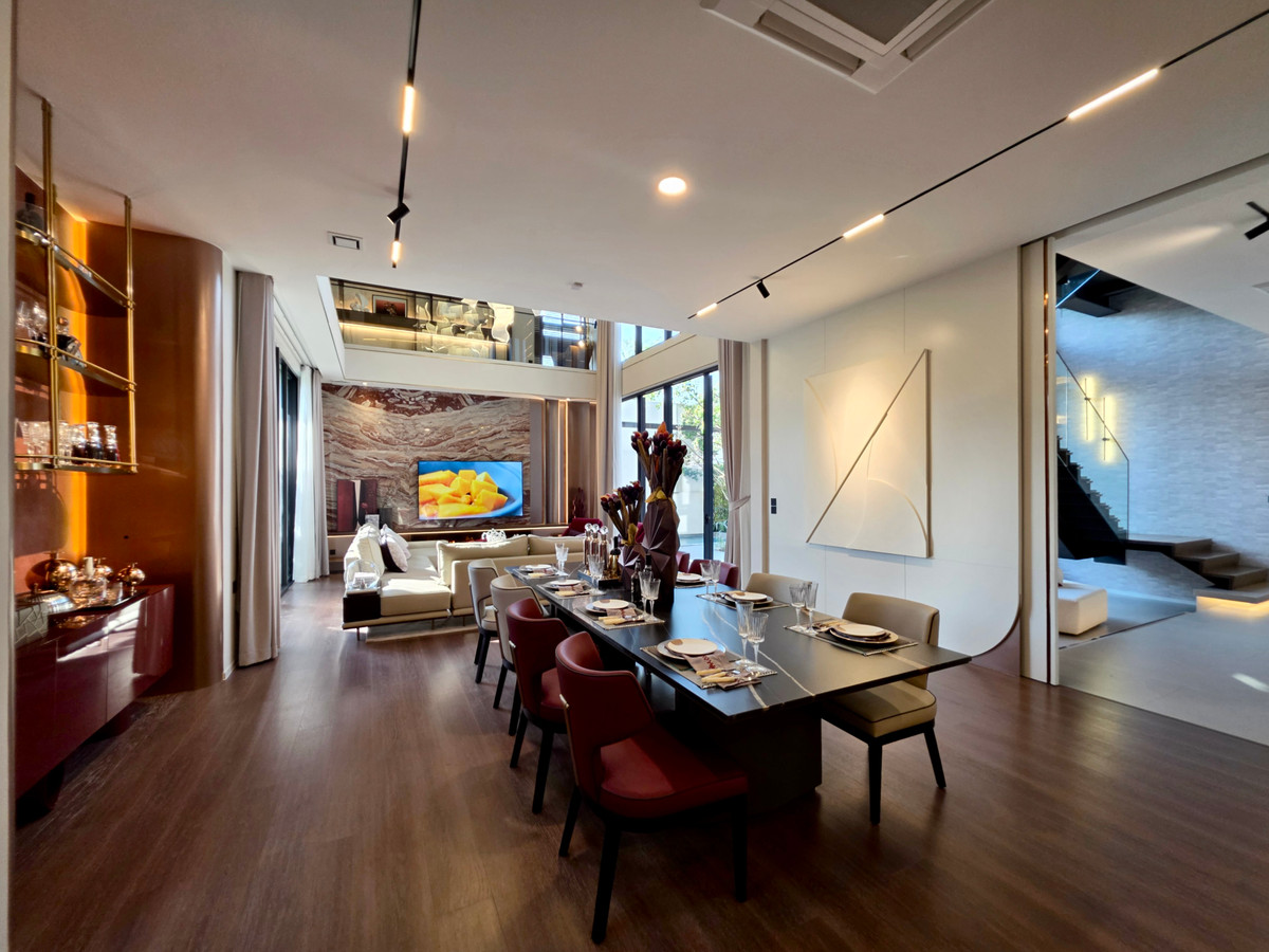 ขายบ้านลาดกระบัง สุวรรณภูมิ : For Sell บ้านเดี่ยวโครงการ Vive กรุงเทพกรีฑา ตัดใหม่ พร้อมมีลิฟต์ส่วนตัว 4 นอน 6 น้ำ ที่ดิน 130 ตร.ว 716 ตร.ม ติดต่อ 062-4468565 กี้