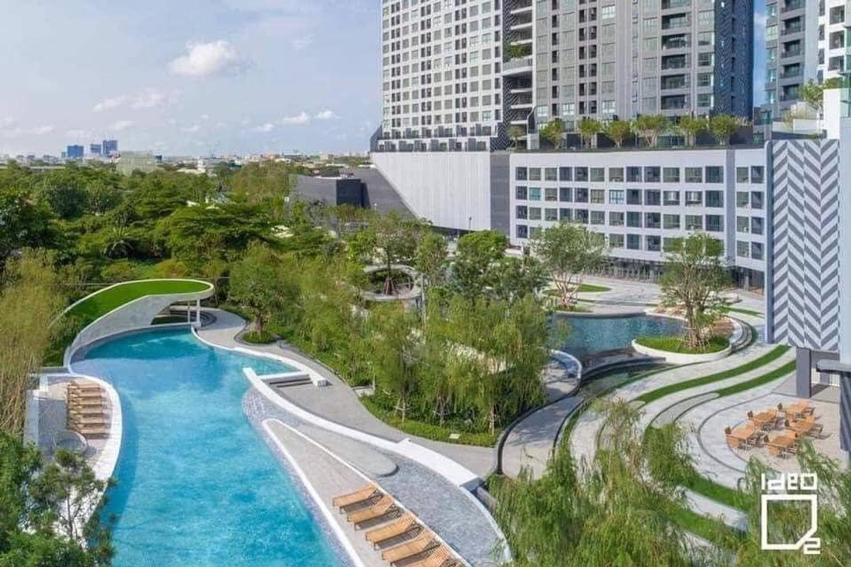 ขายคอนโดบางนา แบริ่ง ลาซาล : Condo for Sale: Ideo O2 Selling Price: 2,500,000 Baht