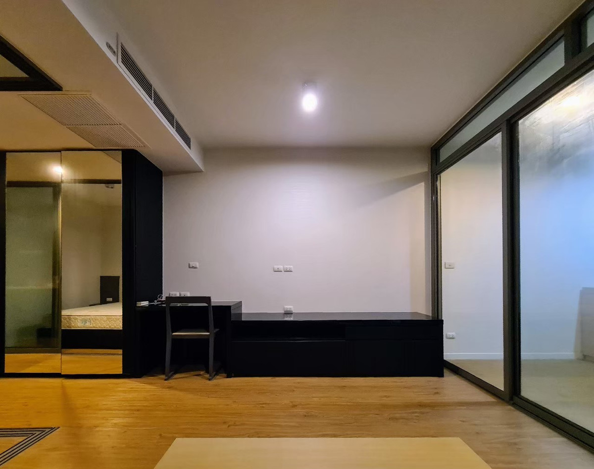 ขายคอนโดสีลม ศาลาแดง บางรัก : 🏠✨ ไซมิส สุรวงศ์ | ขายคอนโด 1 ห้องนอน (HBH-ST-147)