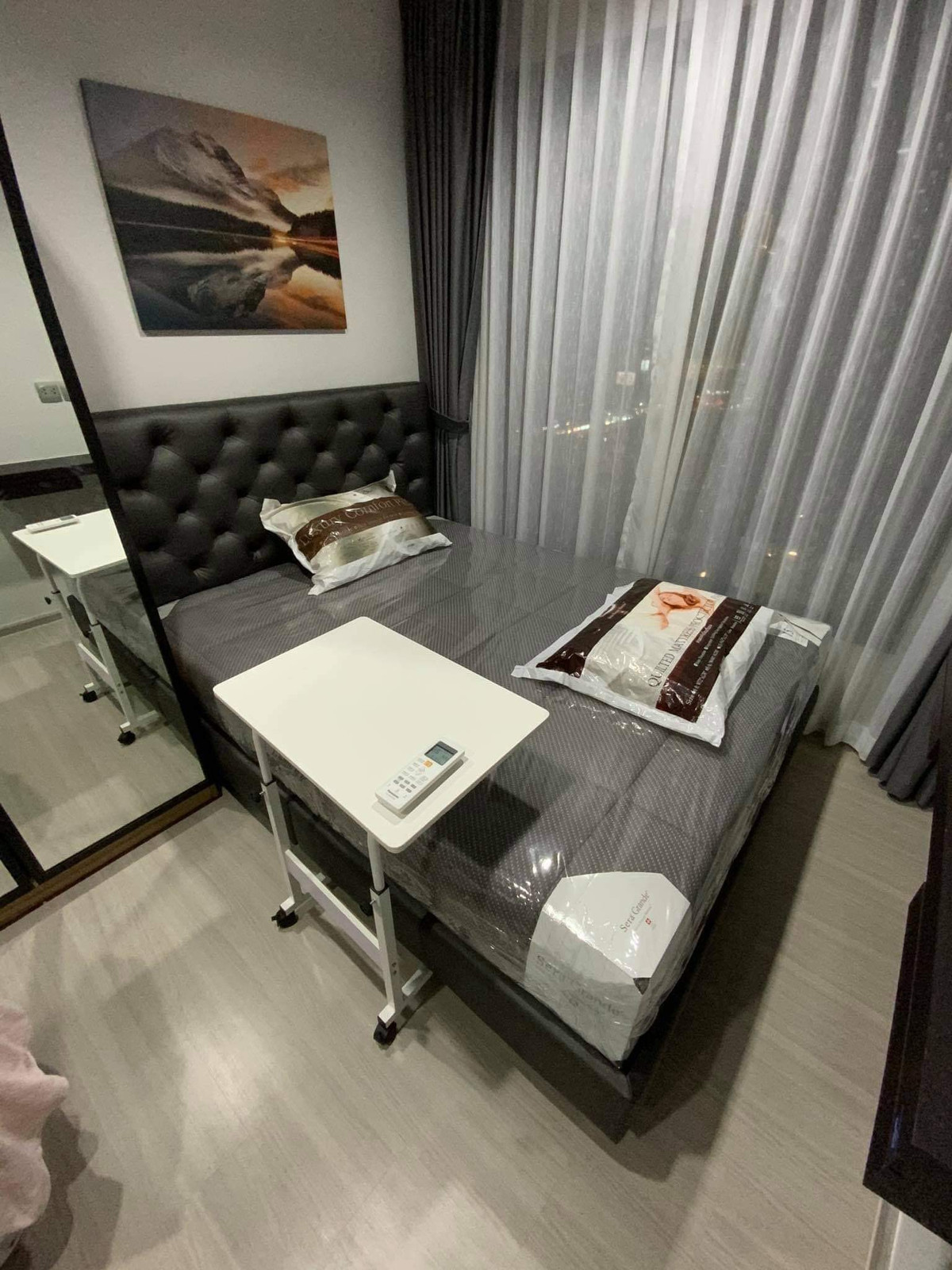 ให้เช่าคอนโดพระราม 9 เพชรบุรีตัดใหม่ RCA : 👑 Life Asoke - Rama9 | 2Bedroom (เตียง5ฟุต ทั้งสองห้อง) 1Bathroom | 36 sq.m. ครัวปิด 