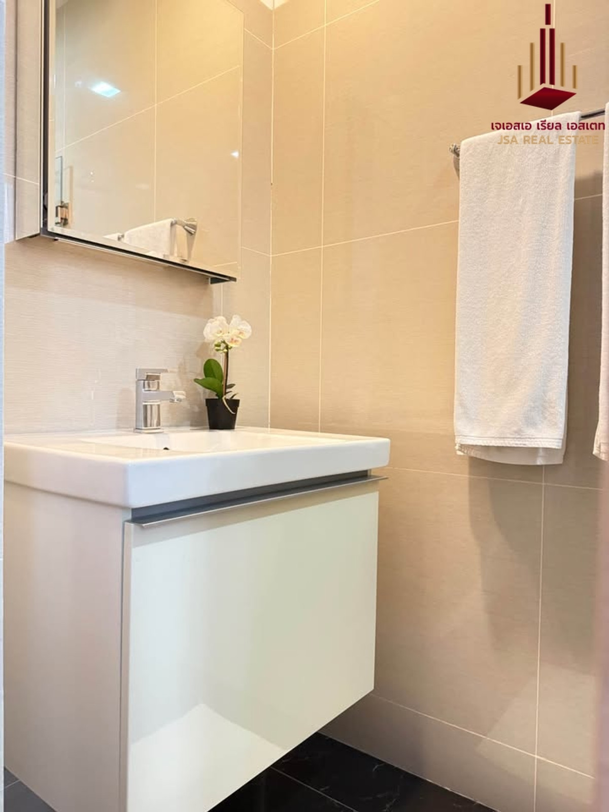 For SaleCondoSukhumvit, Asoke, Thonglor : ✨ For Sale: Park Origin Phrom Phong Condo ✨ 💰 Only 14,000,000 THB