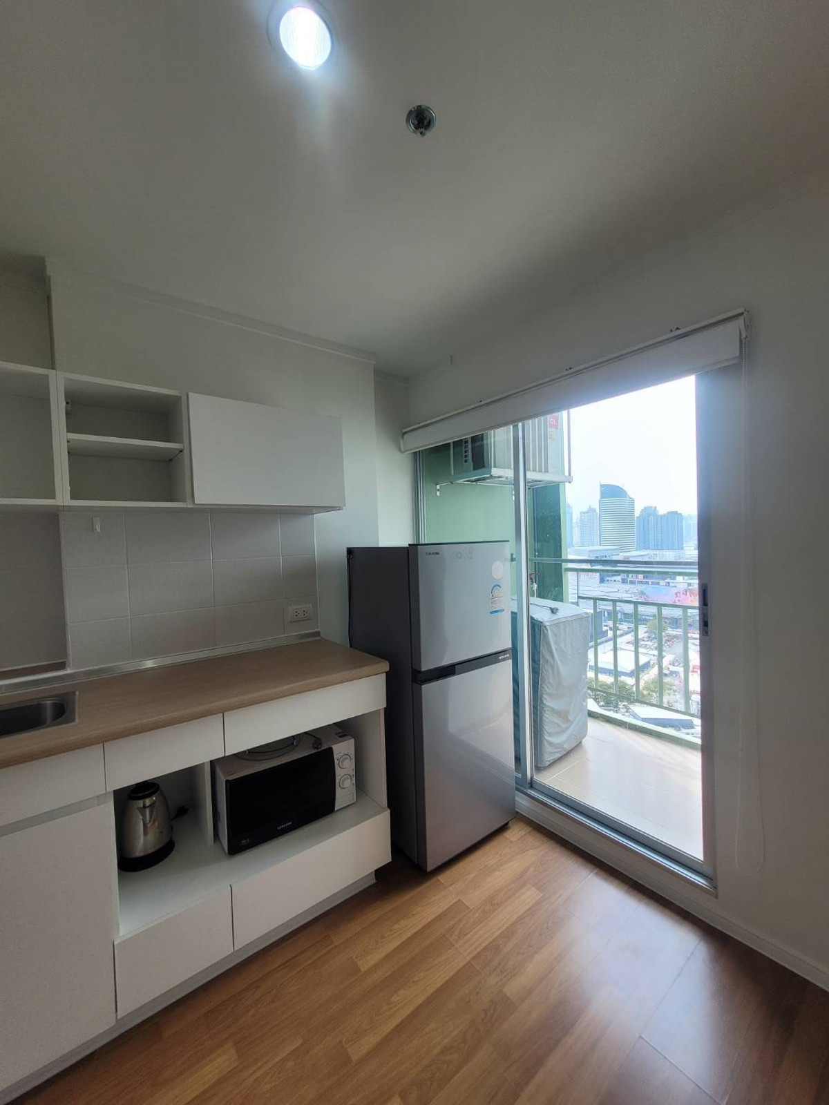 ให้เช่าคอนโดพระราม 9 เพชรบุรีตัดใหม่ RCA : ลุมพินี ปาร์ค พระราม 9–รัชดา (LPN Park Rama 9–Ratchada) | ชั้น 24 วิวเมืองสวย ห้องกว้าง 26 ตร.ม. เฟอร์ครบ