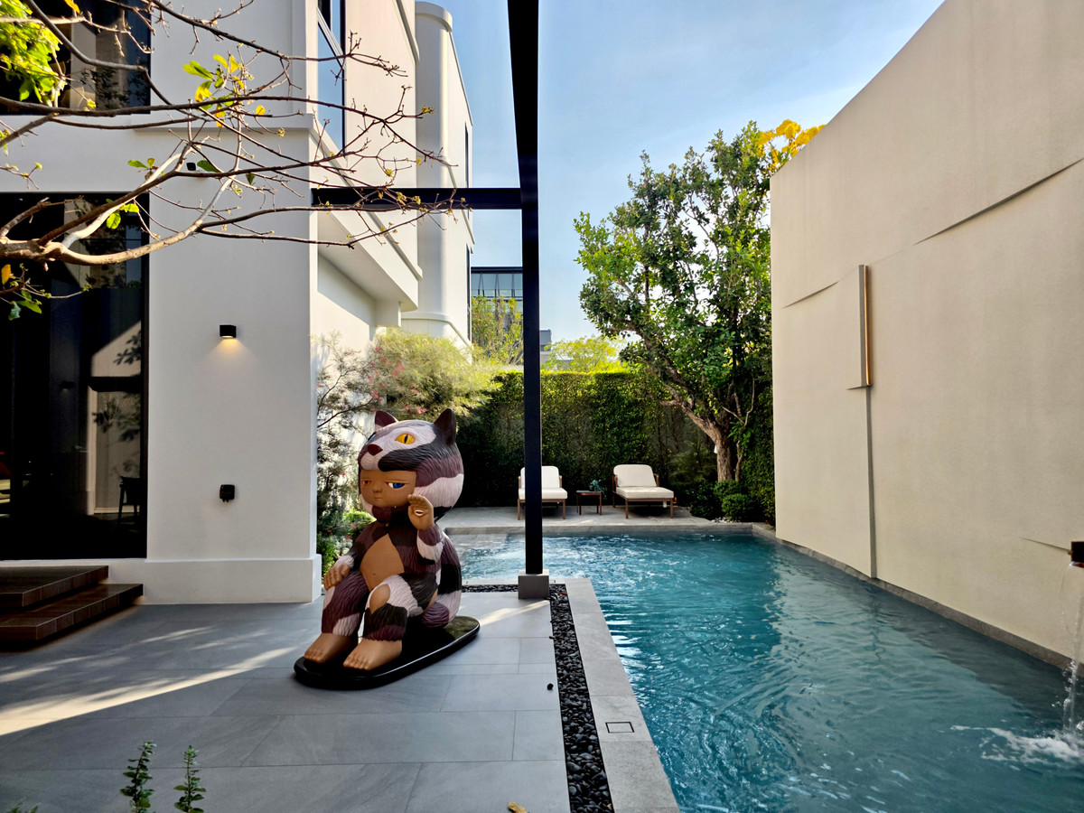 ขายบ้านลาดกระบัง สุวรรณภูมิ : For Sell บ้านเดี่ยวโครงการ Vive กรุงเทพกรีฑา ตัดใหม่ พร้อมมีลิฟต์ส่วนตัว 4 นอน 6 น้ำ ที่ดิน 130 ตร.ว 716 ตร.ม ติดต่อ 062-4468565 กี้